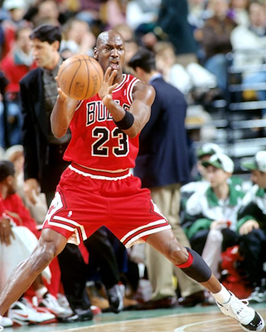 Michael Jordan Pictures: MJ playing for the Bulls in the 1996 NBA ...